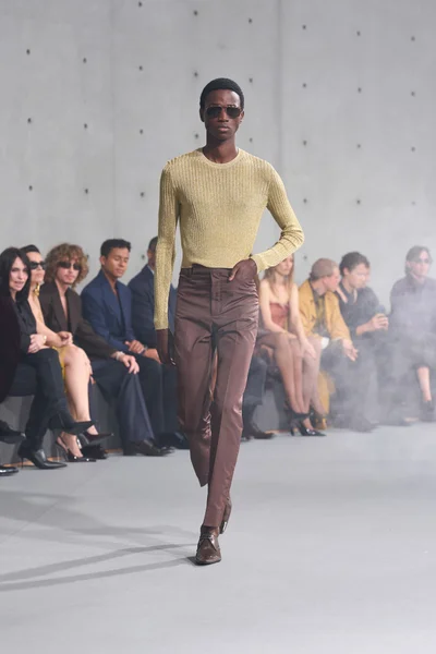 Look 35